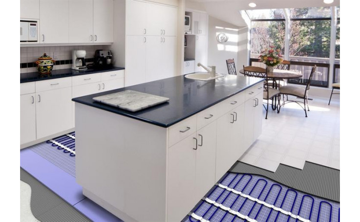 Тепла підлога на кухні.